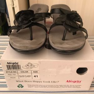 Black Algeria flower sandal.